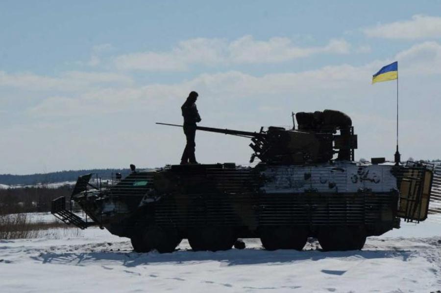 Украинские БТР-4 неожиданно разошлись по швам
