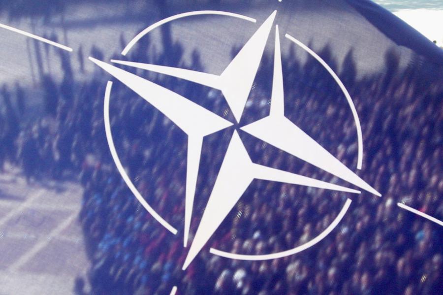 В НАТО отказались вступать в опасную гонку вооружений с Россией