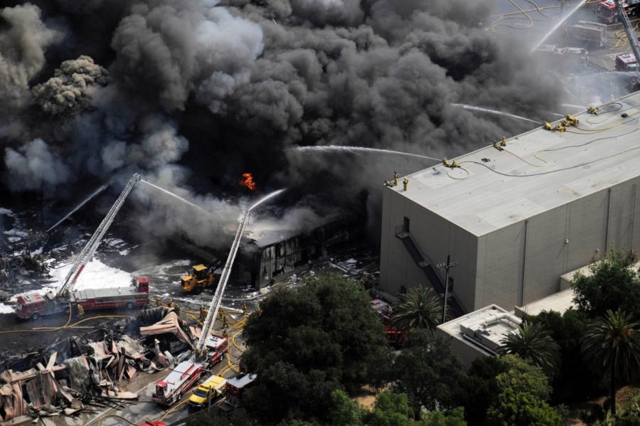 День, когда сгорела музыка: как пожар на студии Universal обернулся катастрофой