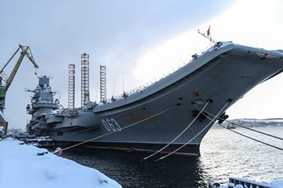 «Адмиралу Кузнецову» придётся нелегко: в России думают как жить без авианосцев
