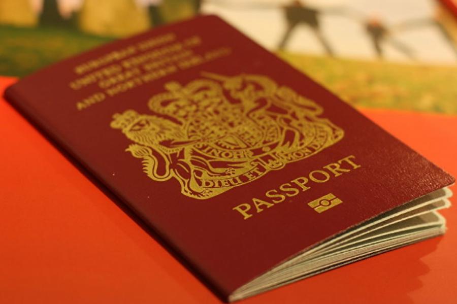 Британский паспорт потемнеет после Brexit