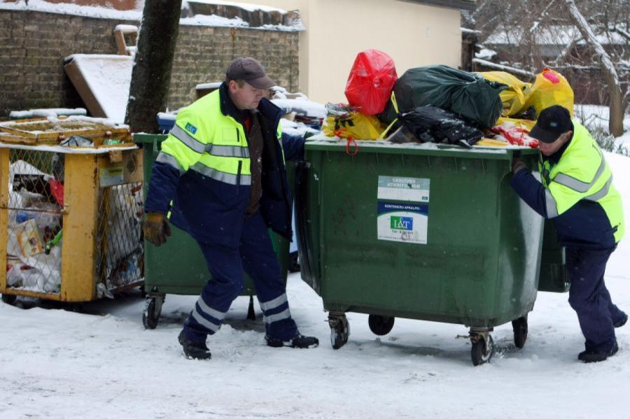 Один из трех приоритетов временной администрации Рижской думы - вывоз мусороа