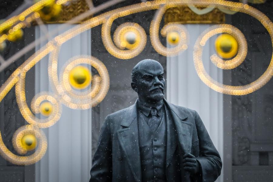 Призрак коммунизма возвращается? В Германии установят памятник Ленину
