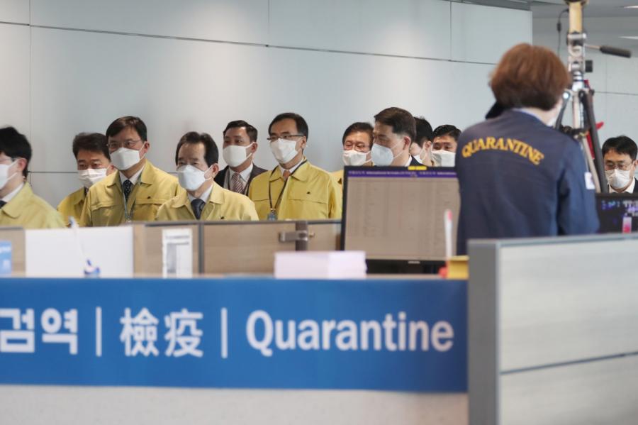 Ученые рассказали, как в Южной Корее смогли взять под контроль коронавирус