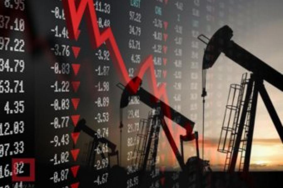 Китай отказывается от рухнувшей в цене российской нефти из-за санкций США