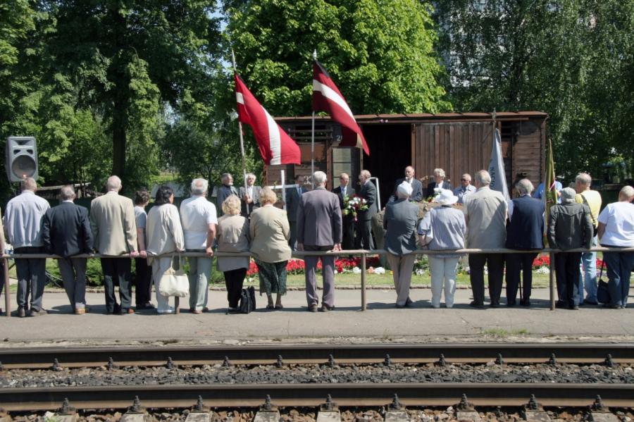 В Латвии задумались: «Почему депортацию 1949 года не предотвратило НАТО?»