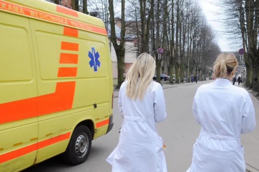 Латвийские врачи начали заражаться коронавирусом
