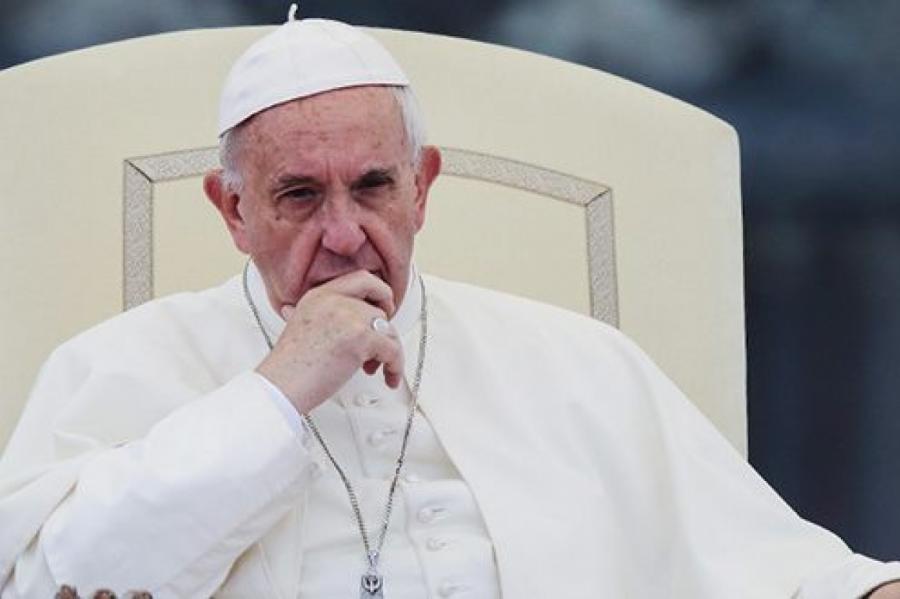Папа Римский помолился о конце эпидемии и отпустил грехи всем присоединившимся