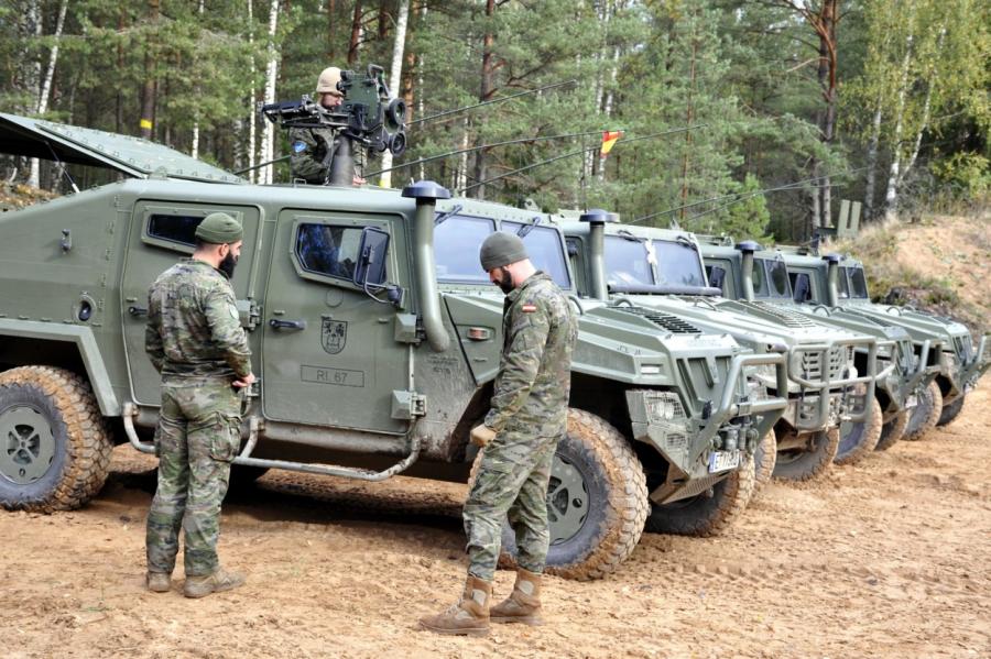 Коронавирус добрался до латвийской армии: два солдата заболели
