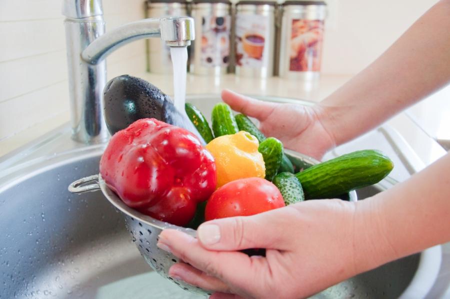 Школа коронавируса: как правильно мыть фрукты и овощи из супермаркета?
