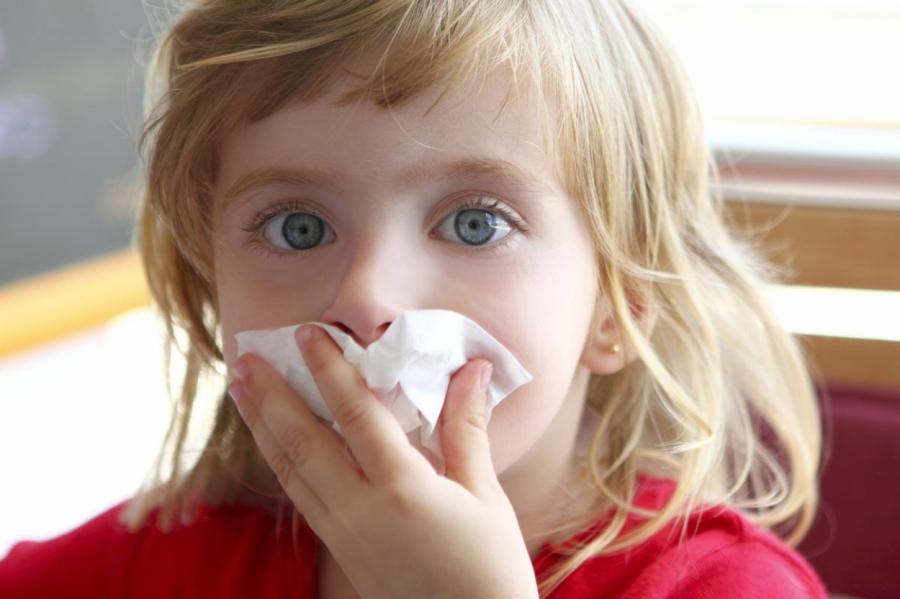 Как отличить аллергический насморк у детей от простудного?