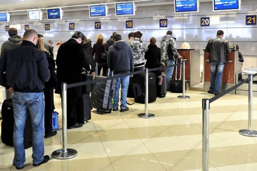 Последствия кризиса - на годы: аэропорт "Рига" увольняет 500 работников