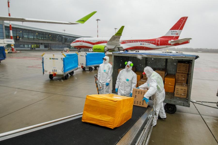 Самолет airBaltic вылетает в Китай за миллионом масок