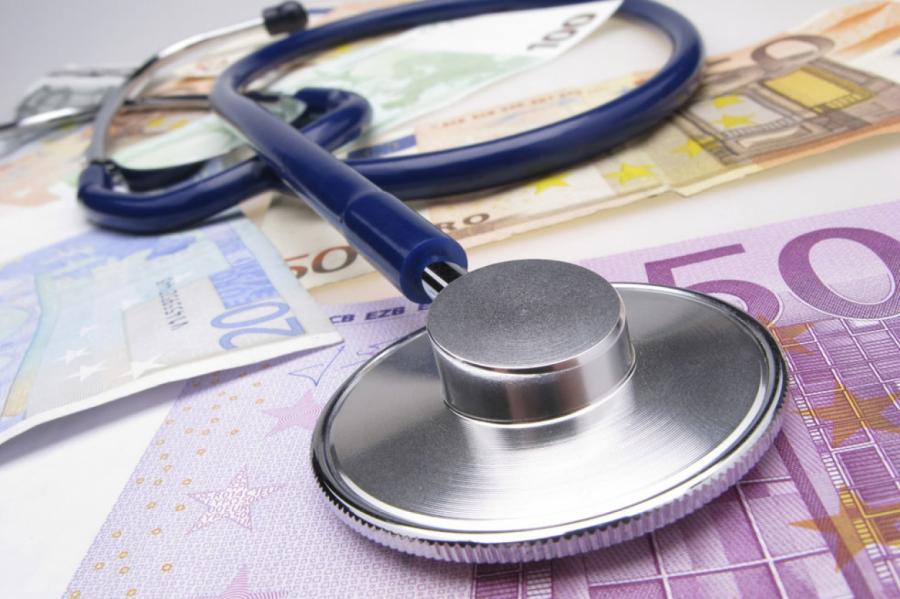 Минздрав пытается оштрафовать на 30 000 евро врача, сбежавшего из Латвии