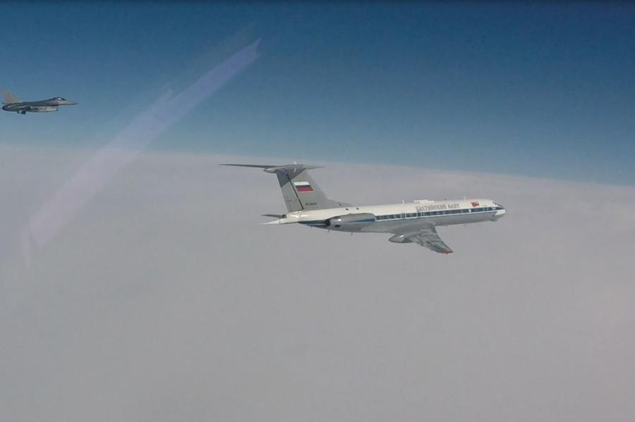 ВВС НАТО перехватили 5 российских военных самолетов, пролетавших мимо Латвии