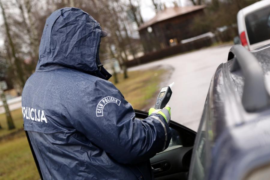 Алкометр всегда прав: в Латвии меняется освидетельствование водителей-пьяниц