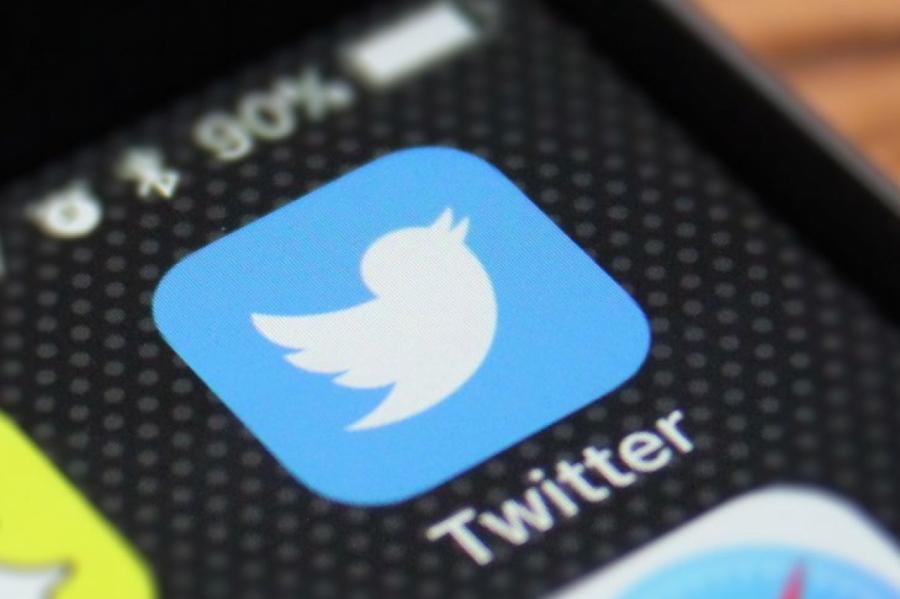 Американский "Twitter" ввел санкции против латышских националистов
