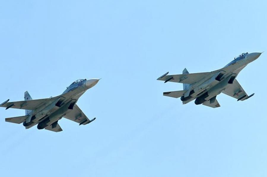 Российские Су-27 перехватили бельгийский F-16 в небе над Балтийским морем