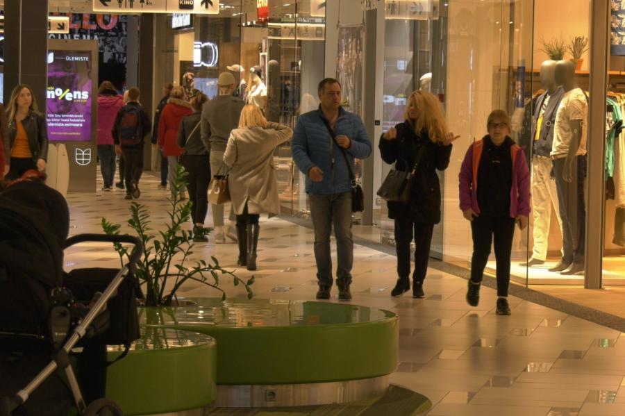 Давно такого не было: в Таллине заработали торговые центры (ВИДЕО)
