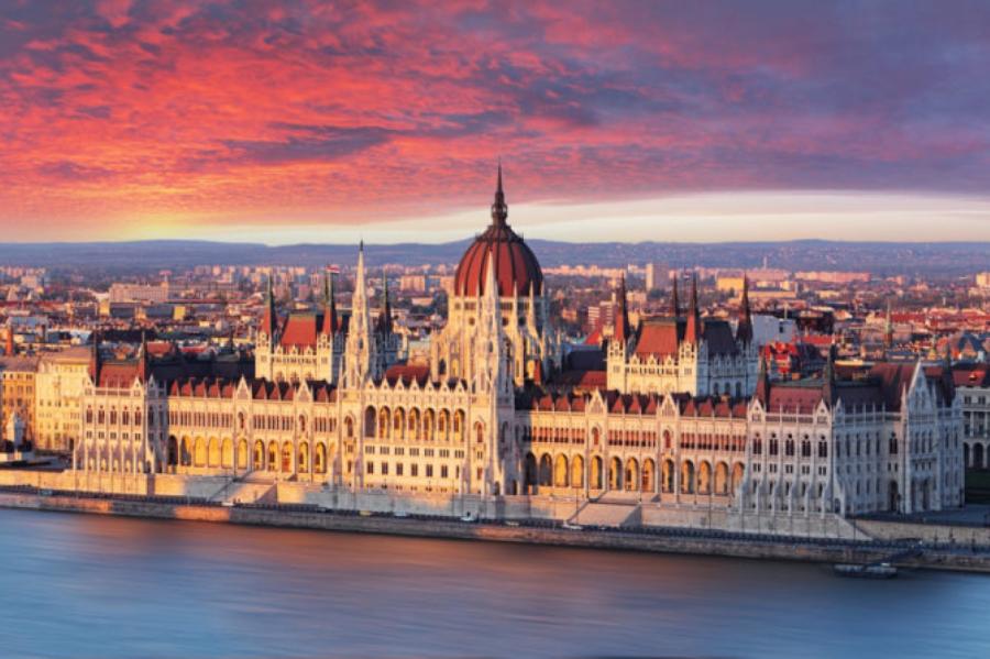 Венгрия переманивает инвесторов у Латвии