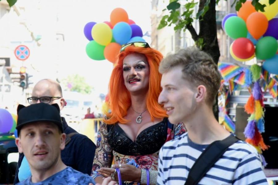 В Европе вычислили процент скрытых геев и лесбиянок