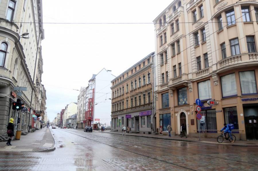 "Эта страна создана для самоизоляции": иностранцы пытаются понять Латвию