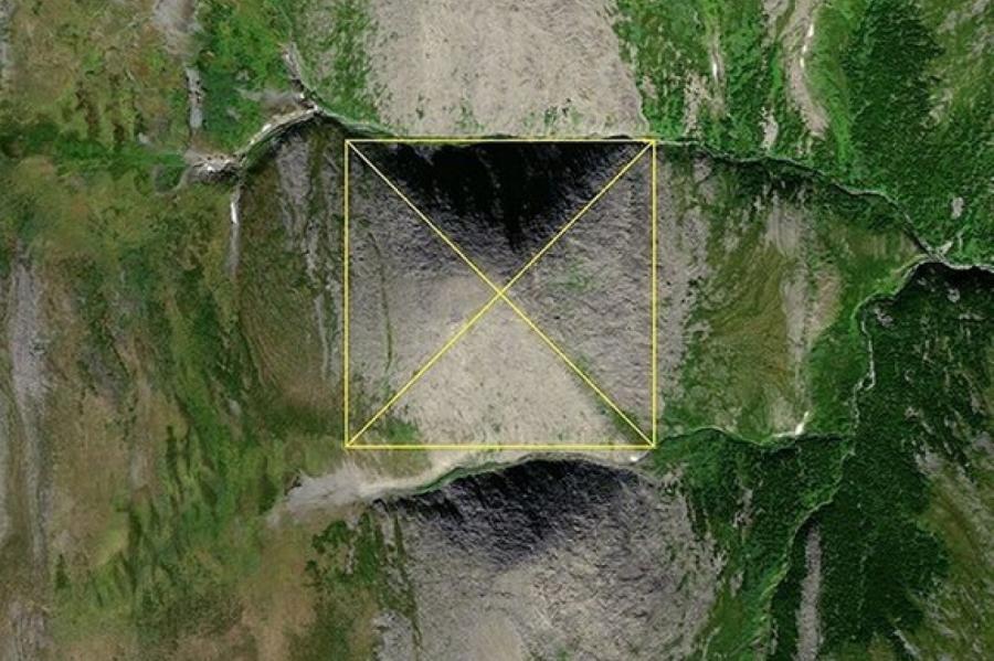 На Урале обнаружили огромную копию пирамиды Хеопса