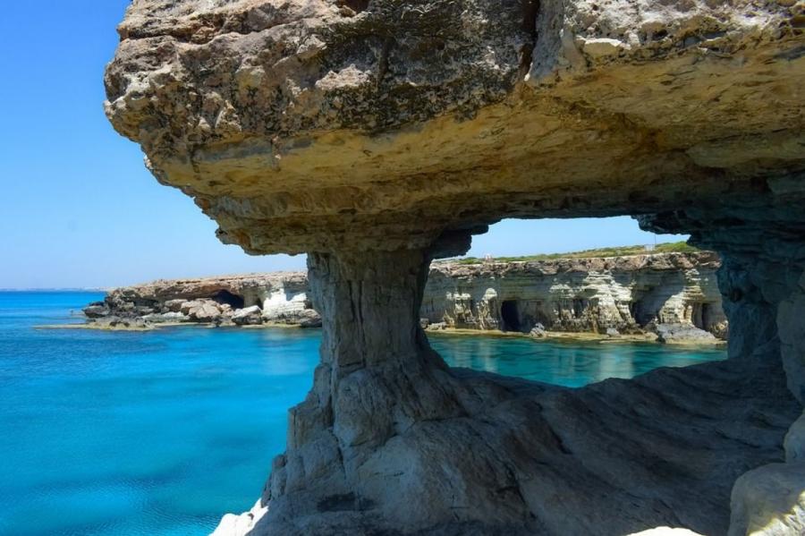 Кипр готов вновь принимать туристов с 15 июня