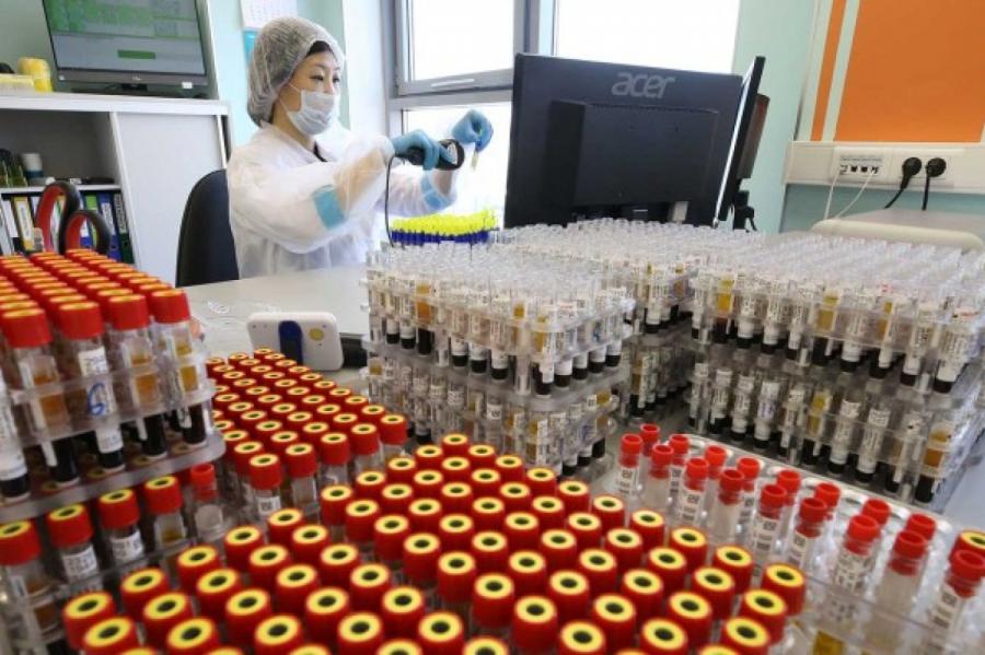 Российскую вакцину от коронавируса успешно испытали на людях