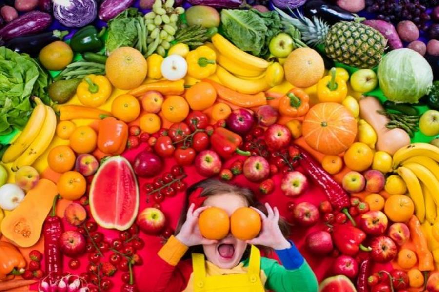 Почему нужно есть фрукты и овощи всех цветов радуги