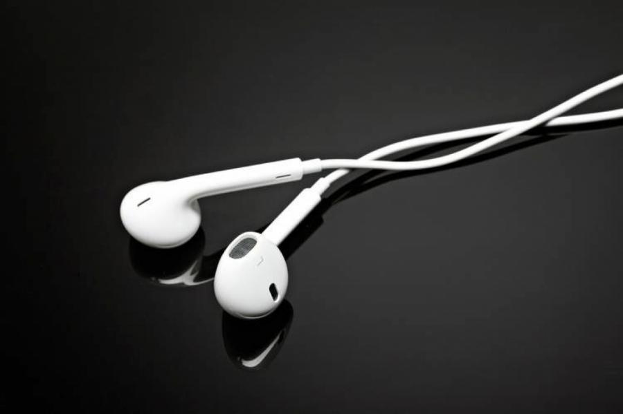 Apple может не включить наушники EarPods в комплект поставки со смартфоном