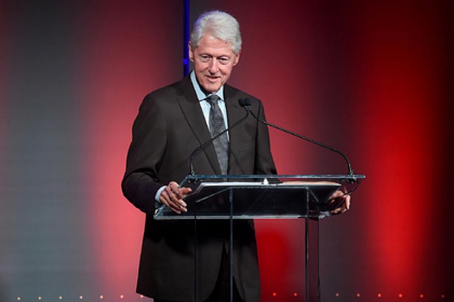 Билл Клинтон отреагировал на новые данные о посещении «педофильского острова»