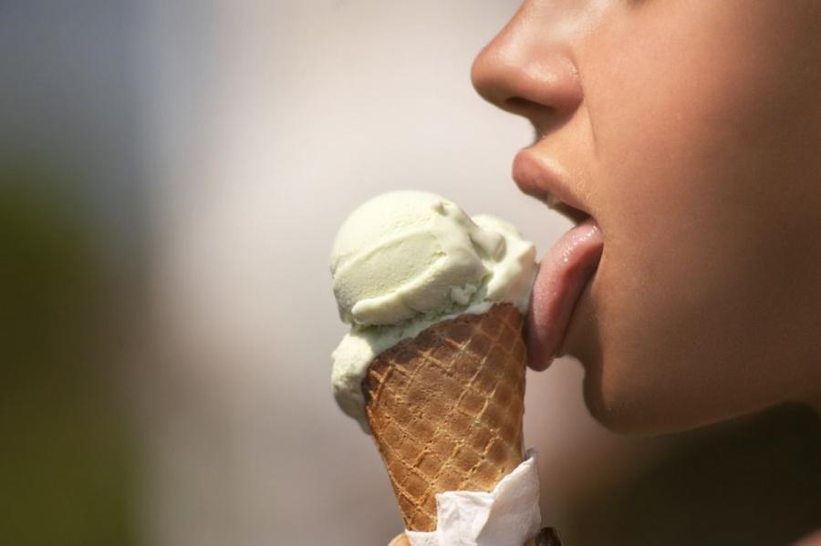 Раскрыта опасность «передозировки» мороженого