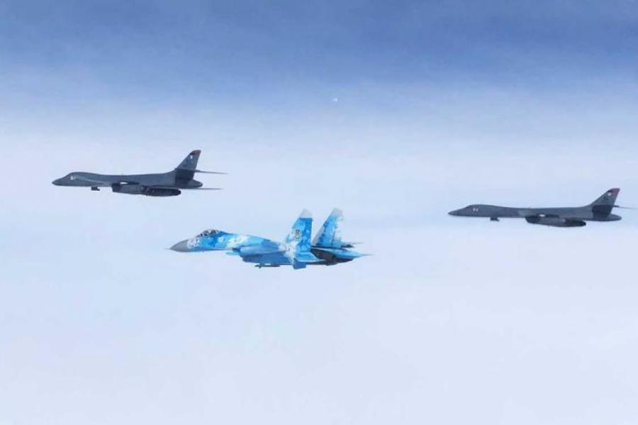 «Крым наш!» Украинские Су-27 обрадовались американским B-1B недалеко от Крыма