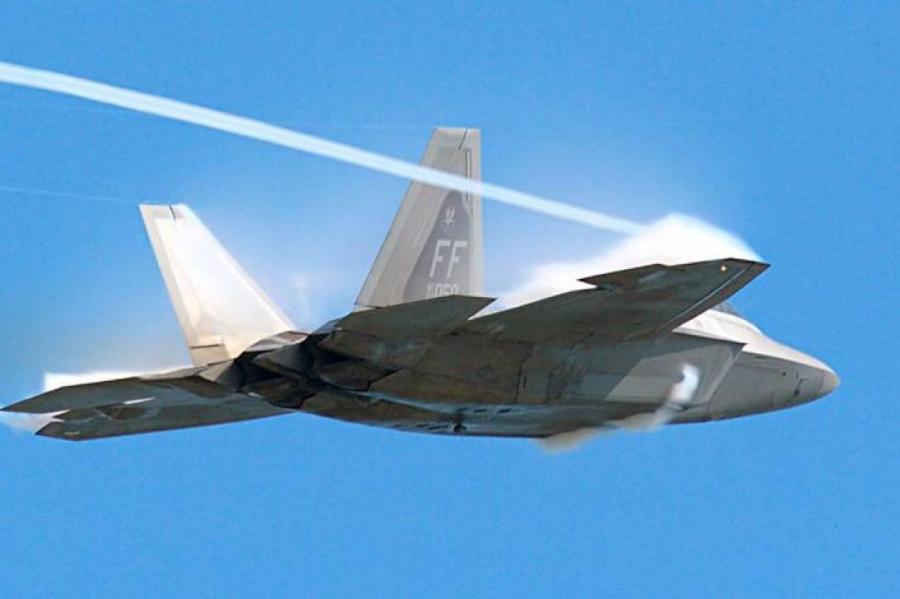 Кто виноват? Потеря F-22 стала холодным душем для США