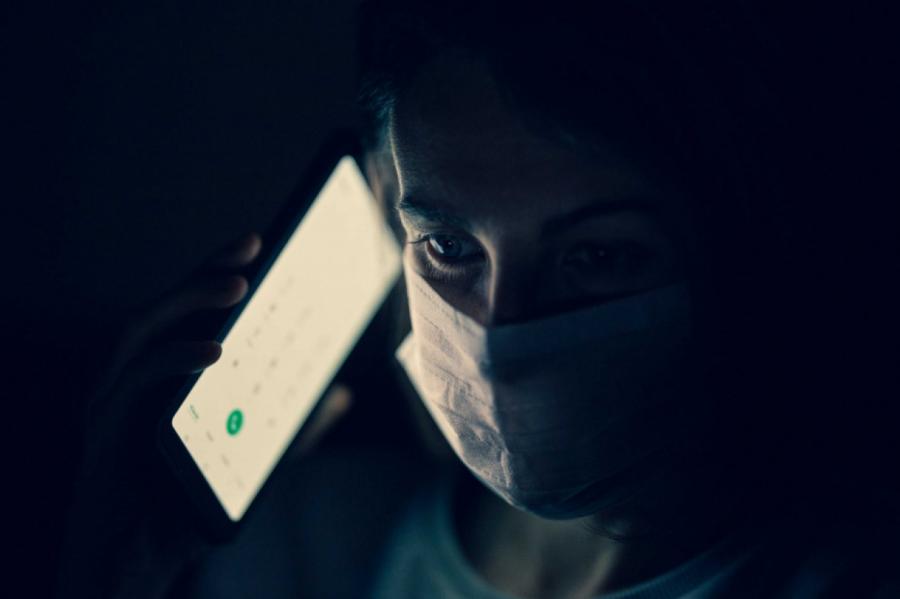 Можно ли заразиться коронавирусом от смартфона
