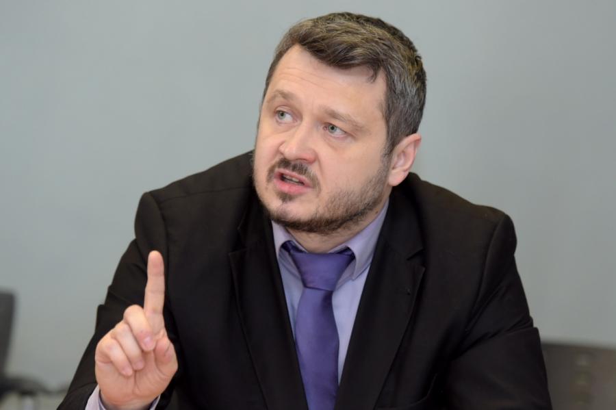 Депутат от Нацобъединения: "Очистим же наше инфополе от кириллицы"