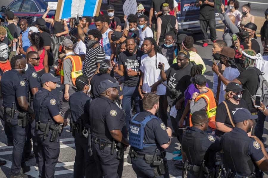В Атланте полиция застрелила афроамериканца (ВИДЕО); начались беспорядки