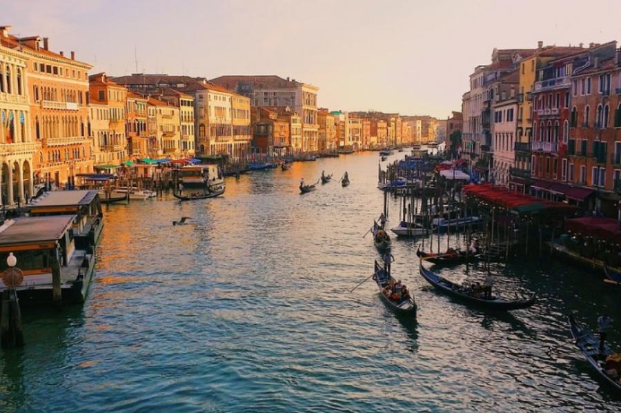 Венецианские страсти / Passion in Venice / Passioni a Venezia () смотреть онлайн бесплатно