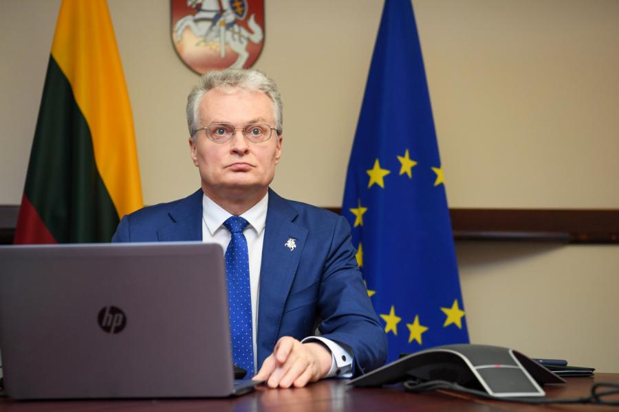 Президент Литвы просит Еврокомиссию повлиять на Латвию