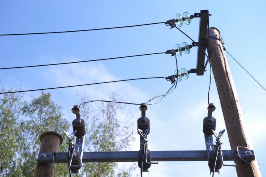 В Бауске около 4300 потребителей остались без электроснабжения