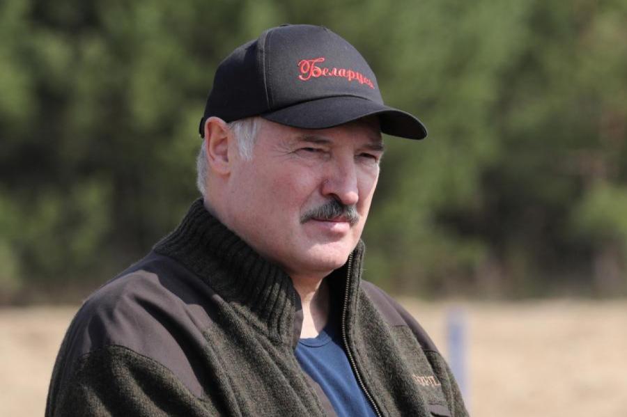 Президент Белоруссии Александр Лукашенко пообещал скоро приехать в Ригу