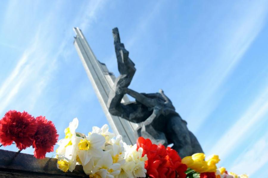 Публицист: советские памятники в Латвии "помпезны и агрессивны"