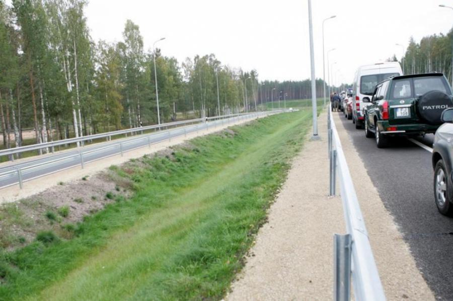 Эксперт в пух и праз разбил идею строительства в Латвии скоростных шоссе