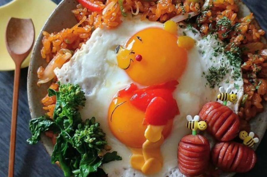 Японка готовит потрясающие завтраки из яиц для своих дочерей