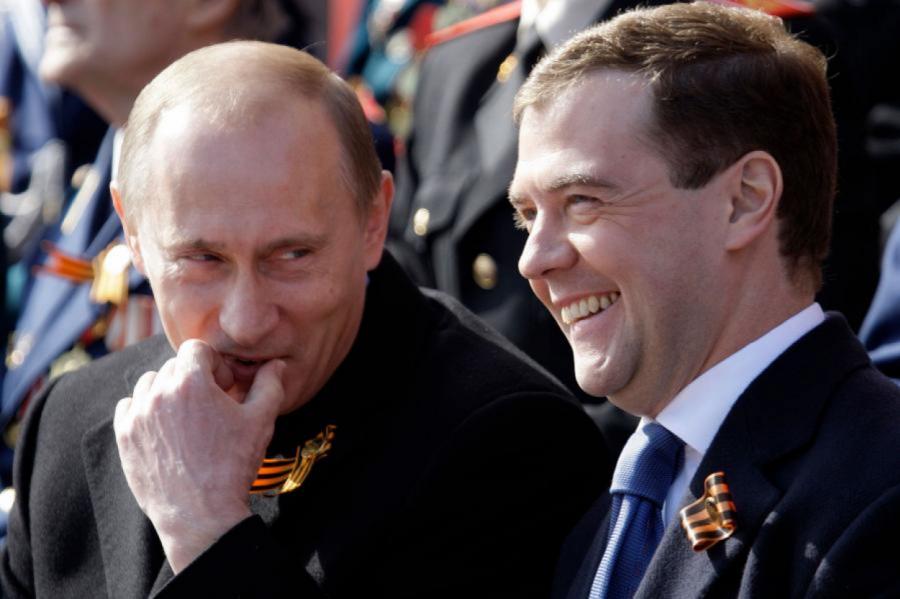 Медведев рассказал, сколько раз может отжаться. Больше, чем Путин?