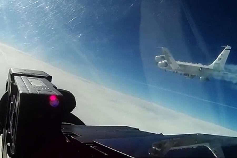 Российские истребители перехватили самолёт-разведчик ВВС США