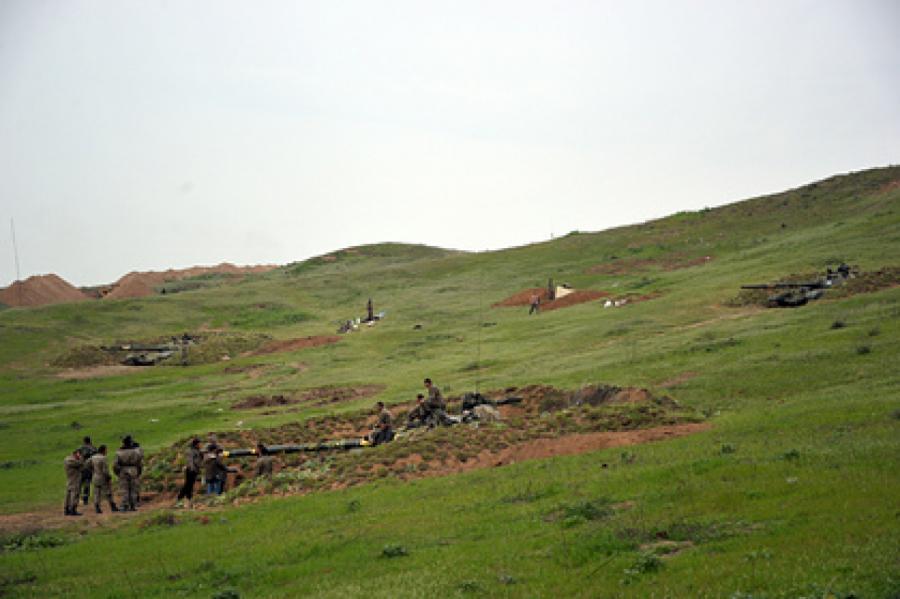 На границе Армении и Азербайджана начались бои