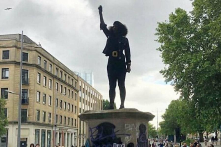 В Великобритании на месте статуи работорговца установили памятник участнице BLM