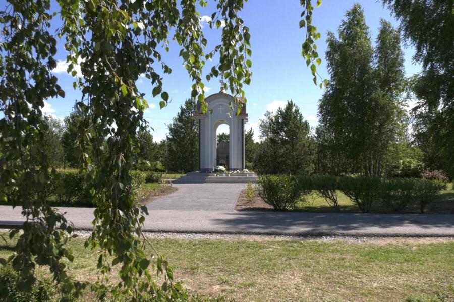 В Эстонии не только убирают памятники солдатам СССР, но и строят новые (ВИДЕО)